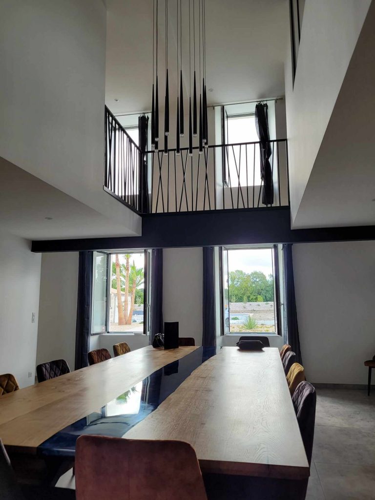 Rénovation totale d'une maison d'habitation de 300m² sur Surgères, accompagnement pour le choix des matériaux, décoration, mobilier et visualisation 3D.